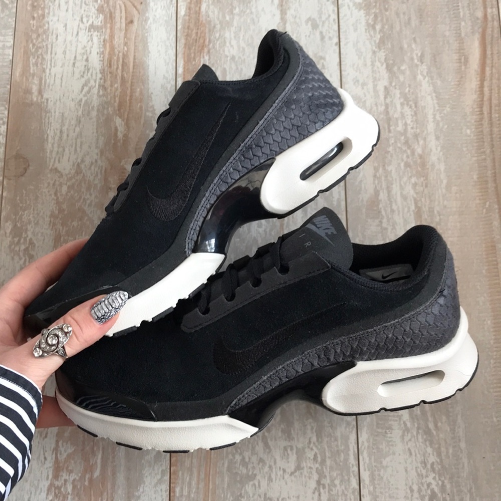 NWT Nike Air Max Jewell Premium - Picture 5 of 8
